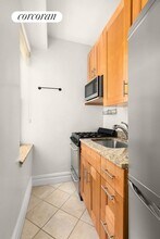 29-33 W 65th St in New York, NY - Building Photo - Building Photo
