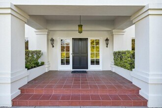 715 Brewer Dr in Hillsborough, CA - Building Photo - Building Photo