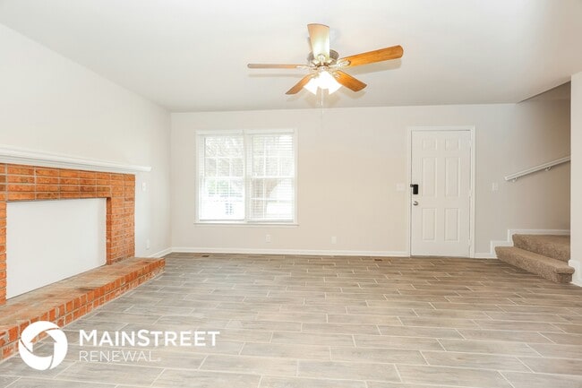 132 Lynnford Dr in Murfreesboro, TN - Foto de edificio - Building Photo