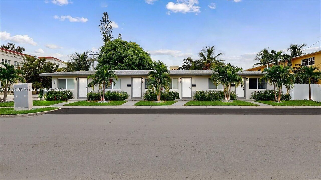 891 SW 5th St in Miami, FL - Building Photo