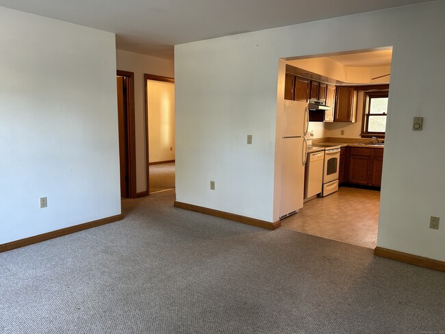90 Godfrey Rd in Groton, CT - Building Photo - Building Photo