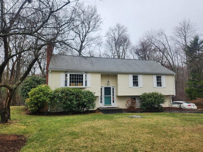property at 6 Fox Hill Rd