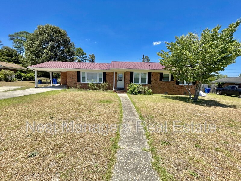 621 Welsh Pl in Fayetteville, NC - Building Photo