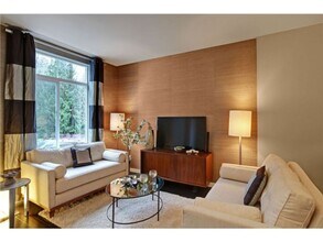 2161 NW Talus Dr in Issaquah, WA - Building Photo - Building Photo