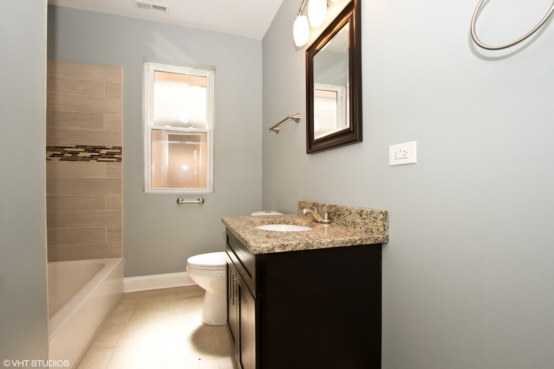 7943 S Drexel Ave in Chicago, IL - Building Photo