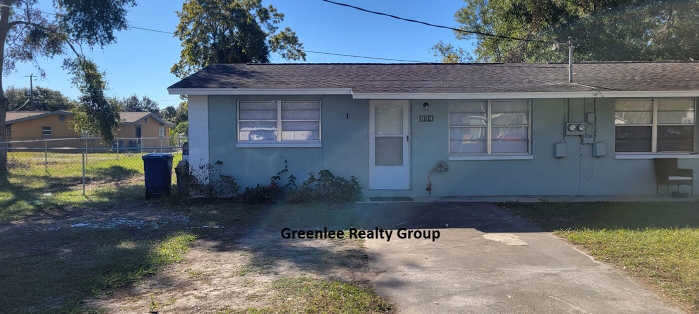 854 NE 4th St in Crystal River, FL - Building Photo