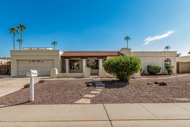 property at 6827 E Redfield Rd