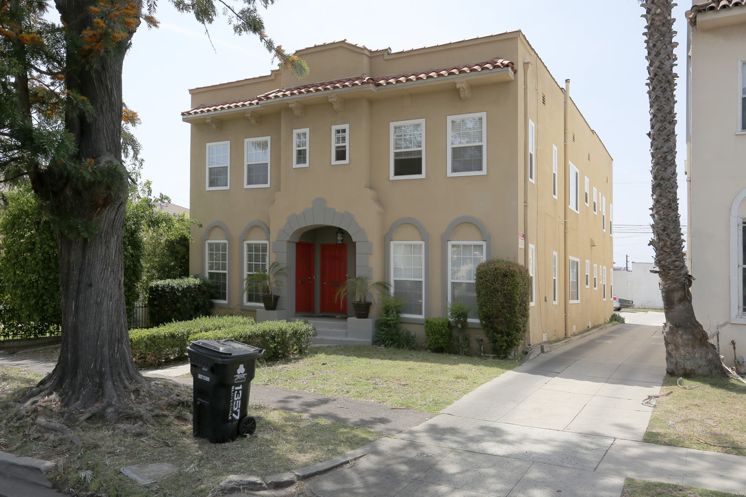 1357 S Cloverdale Ave in Los Angeles, CA - Building Photo