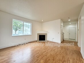 6924 SW Kim Pl in Aloha, OR - Building Photo - Building Photo