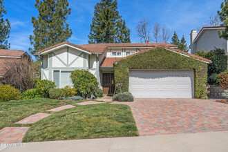 30121 Amelia Dr in Agoura Hills, CA - Building Photo - Building Photo