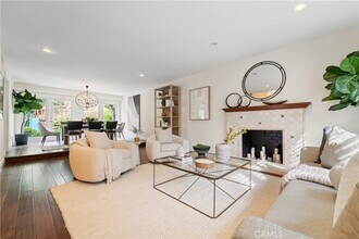 9767 Blantyre Dr in Beverly Hills, CA - Building Photo - Building Photo