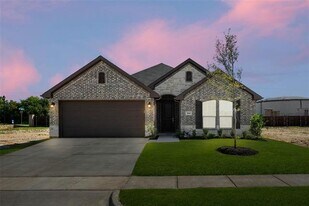 814 Misty Ln in Cleburne, TX - Building Photo