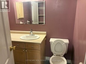 6121 Maple Gate Cir in Mississauga, ON - Building Photo - Building Photo