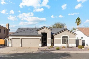 5222 E Danbury Rd in Scottsdale, AZ - Building Photo