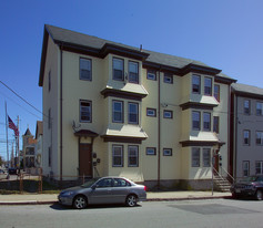 98-106 Tuttle St Apartments