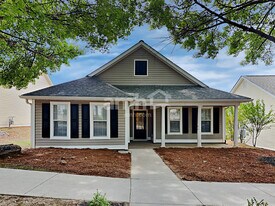 408 Fairlawn Dr in Stockbridge, GA - Building Photo