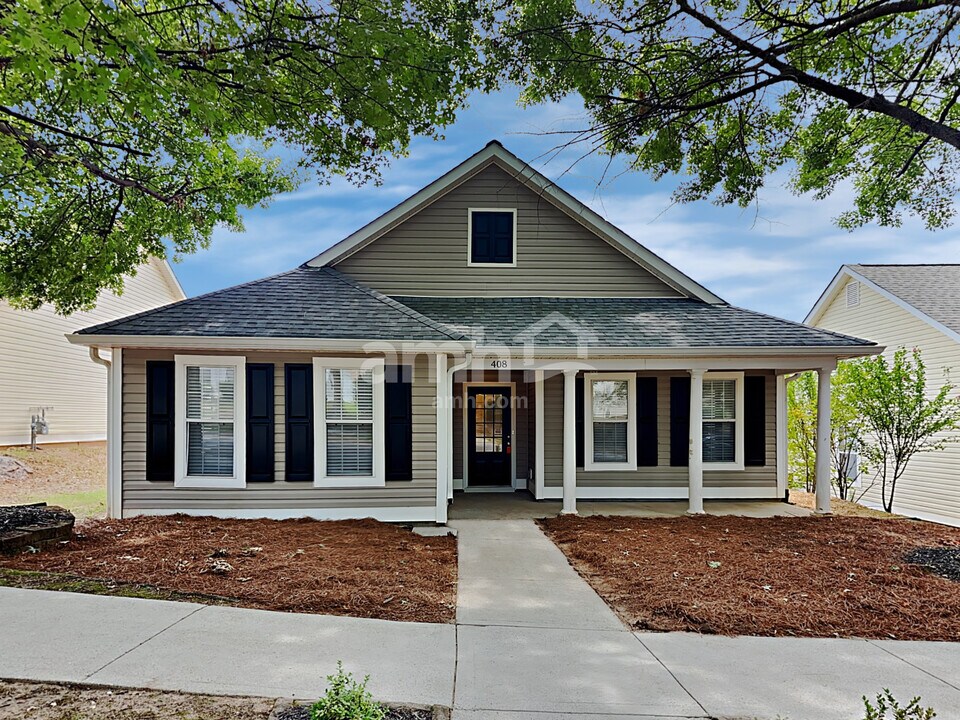 408 Fairlawn Dr in Stockbridge, GA - Building Photo