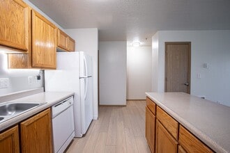 Ridgeview Terrace in Portland, OR - Building Photo - Interior Photo