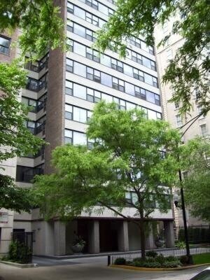 1540 N State Pky, Unit 012A in Chicago, IL - Building Photo