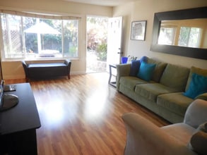 1161 Woodrow St in Redwood City, CA - Foto de edificio - Building Photo