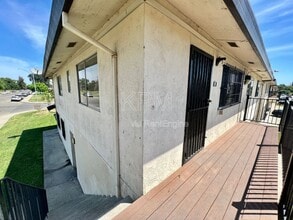 2946 Peachtree Dr in Stockton, CA - Building Photo - Building Photo