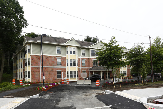 Franklin Park Villa in Jamaica Plain, MA - Foto de edificio - Building Photo