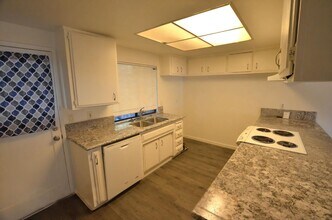 5510-5510 Fair Oaks Blvd in Carmichael, CA - Building Photo - Building Photo
