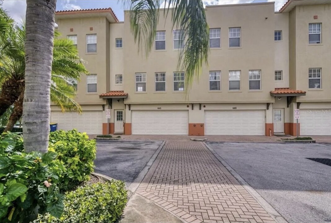 641 Siren Wind Ln in Clearwater, FL - Building Photo