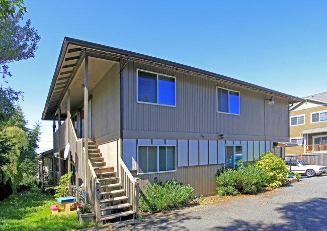 La Rainier Apartments in Everett, WA - Foto de edificio - Building Photo