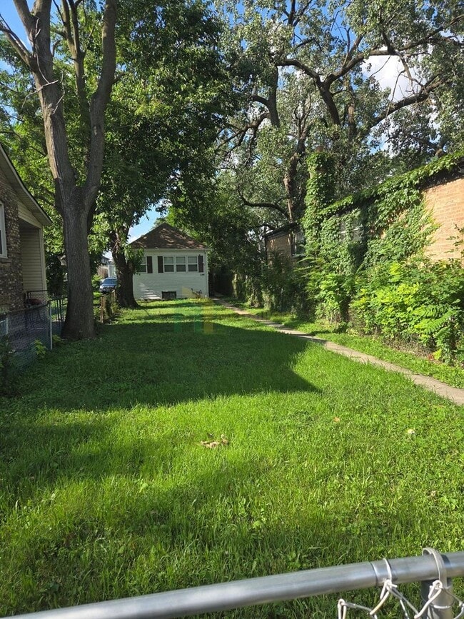 1214 W 98th St in Chicago, IL - Building Photo - Building Photo