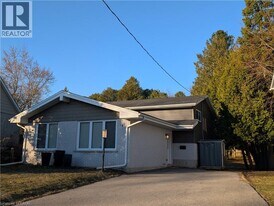 17 Roosevelt Ave in Waterloo, ON - Building Photo