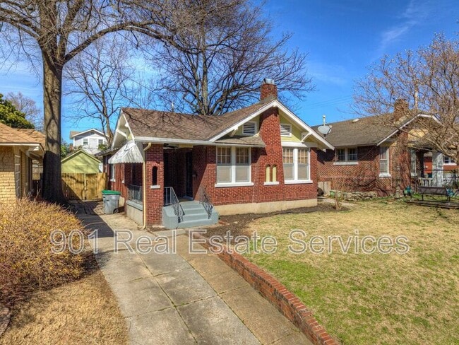 property at 2212 Nelson Ave