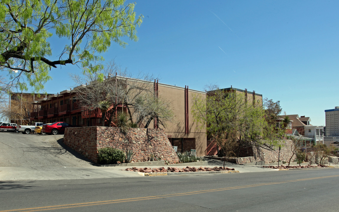 Sundowner Apartments in El Paso, TX - Foto de edificio