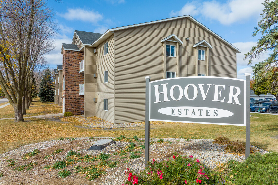 Hoover Estates in North Mankato, MN - Building Photo