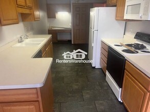 10794 Tamarack Cir in Coon Rapids, MN - Building Photo - Building Photo