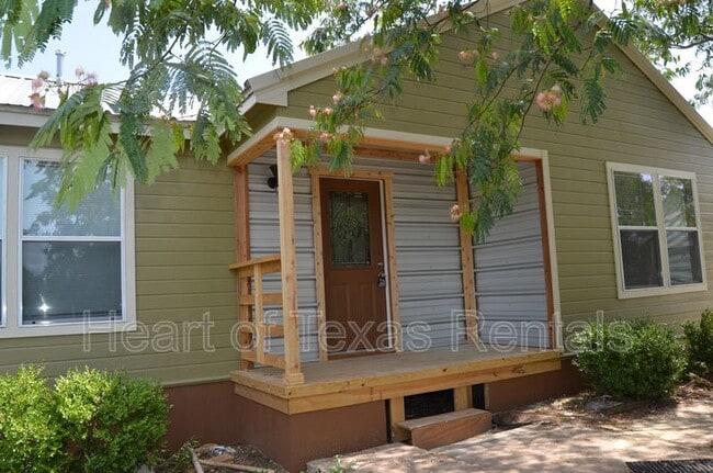property at 215 Parsons Ln