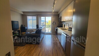 1550-1550 Dickson Ave in Kelowna, BC - Building Photo - Building Photo