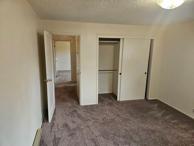 90 Irvington Dr in Eugene, OR - Building Photo - Building Photo