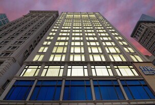 8 W Monroe St in Chicago, IL - Building Photo