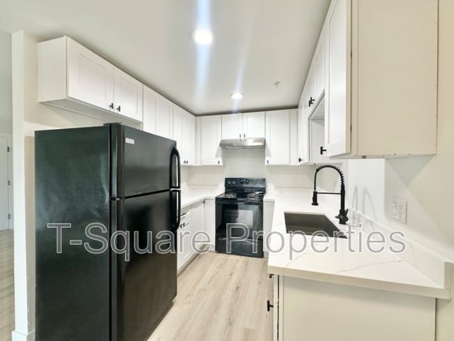 7041 S 116th Pl in Seattle, WA - Building Photo - Building Photo