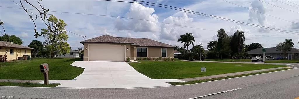 3759 Santa Barbara Blvd in Cape Coral, FL - Building Photo