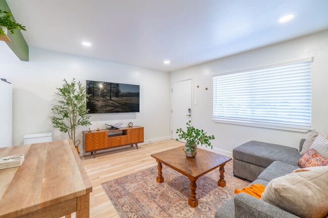 734 Vine St in Reno, NV - Building Photo - Building Photo