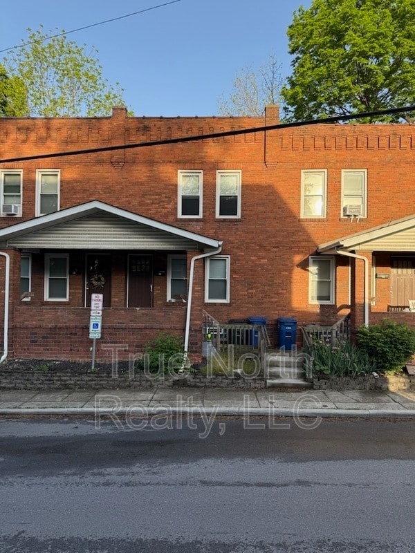 property at 47 University St