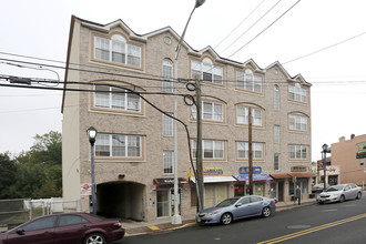 339-345 Morris Ave in Elizabeth, NJ - Foto de edificio - Building Photo