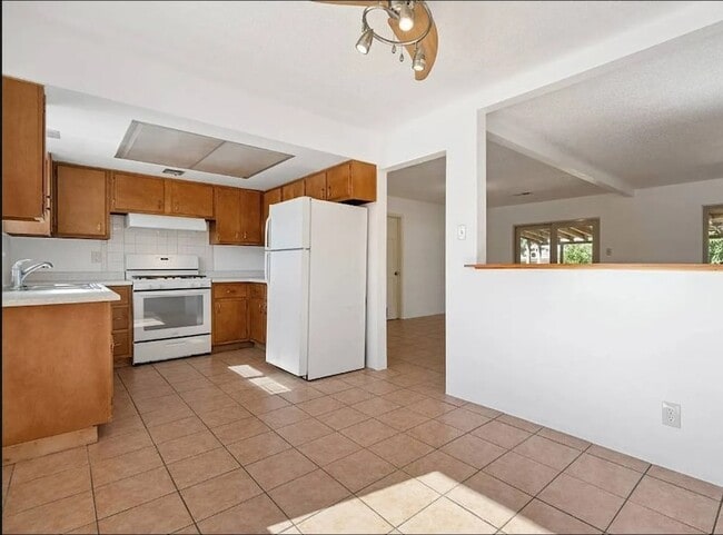 2330 Calle Reina in Santa Fe, NM - Building Photo - Building Photo