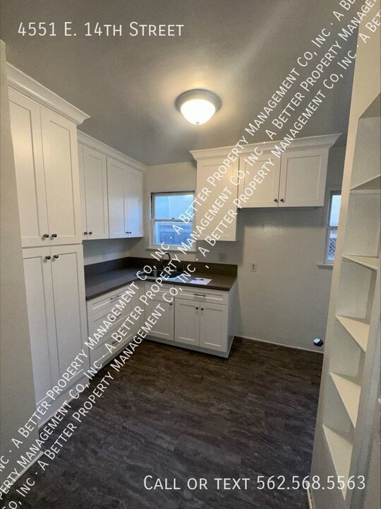 4551 E 14th St in Long Beach, CA - Building Photo