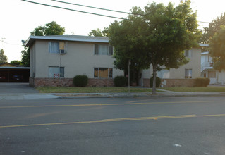 329 W Maude Ave in Sunnyvale, CA - Building Photo - Building Photo