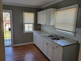 324 57th St in Fairfield, AL - Building Photo