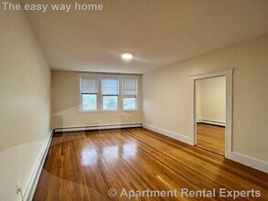 206 Massachusetts Ave, Unit #8 in Arlington, MA - Building Photo - Building Photo
