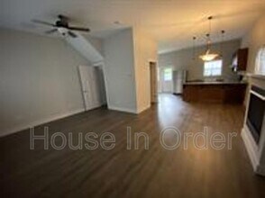 30 Manatee Ct in Asheville, NC - Building Photo - Building Photo